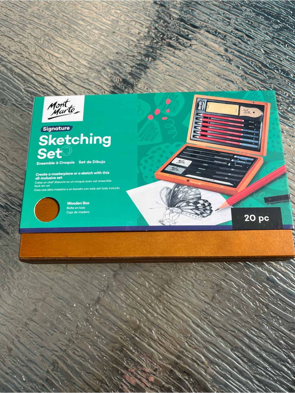 New Monte Mart Signature Sketching Set In Wooden Case